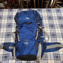 High Sierra Tangent Top-Loading light internal frame backpack.