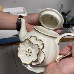 Decorative Tea Kettke