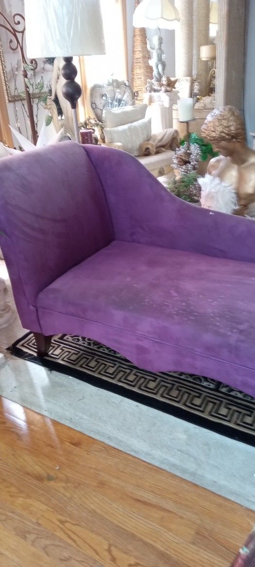Lavender Chaise. Good Condition.sturdy