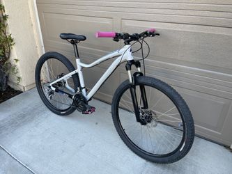 Specialized Jynx 650b Womens Mountain Bike Size Medium for Sale