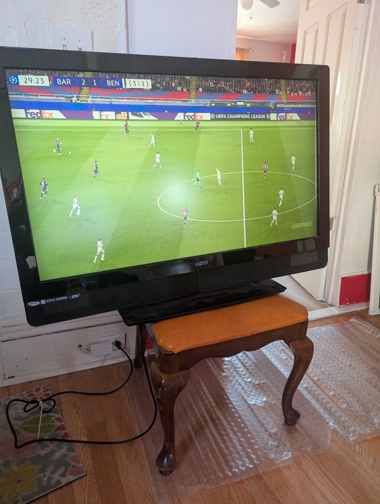 Tv Vizio ,42 Inch For Sale Good Condition . $50