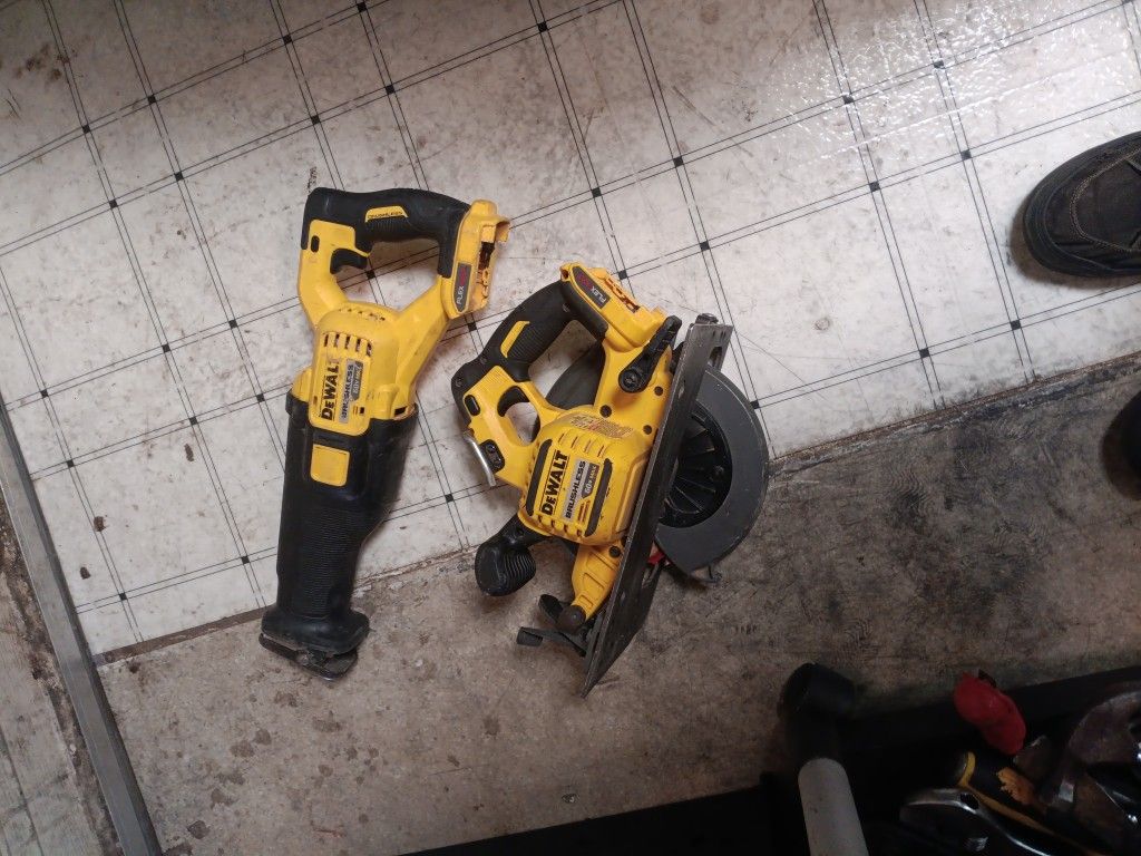 Both For $160 Obo Dewalt 60 Volt Brushless Circular Saw And Reciprocating Saw