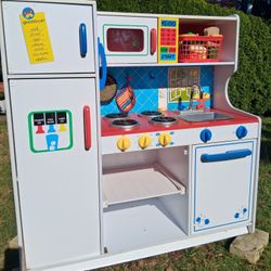 FREE Kid's Kitchen + Accessories