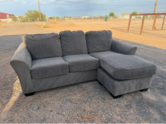 Free Delivery!!! 🚚 Beautiful Gray Sectional Couch!