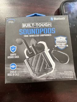 Headphones / earbuds