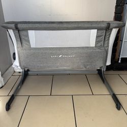 Baby Delight Bedside Bassinet