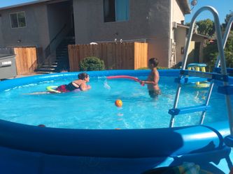 18 X 18 X 4 Intel Durable Swimming Pool