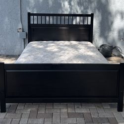 Queen size bed. In excellent condition, mattress included. I can deliver for an additional cost.The price is $200.It’s Ikea bed in very good condition