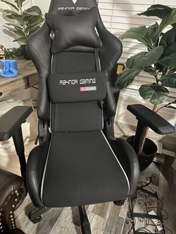 Raynor Ergonomic Gaming Chair – Like New Condition
