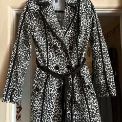2b BEBE FASHIONABLE COAT! BRAND NEW WITH TAGS 