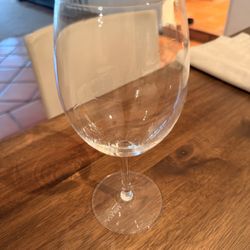 Set of 6 Mikasa Living Wine Glasses – Elegant & Like New