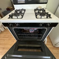 Gas stove