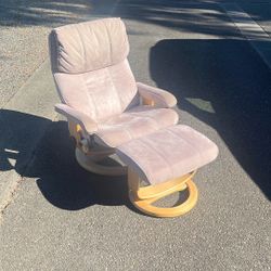 Palliser Swivel Chair And Ottoman
