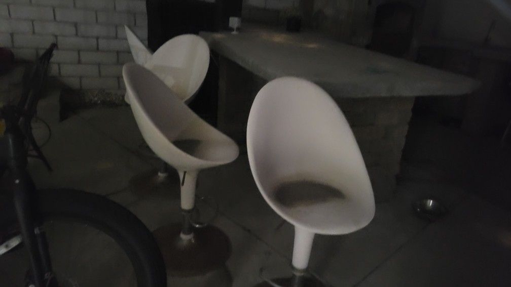 4 bar Chairs Adjustable Hight Fiberglass