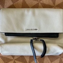 Michael Kors Pouch Bag 