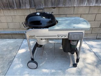 Weber Deluxe Performer Grill