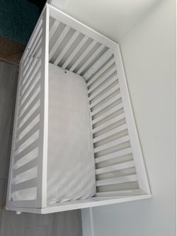 Delta standard size crib with mattress