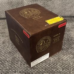 La Gloria Cubana Wooden Cigar Box - (EMPTY)