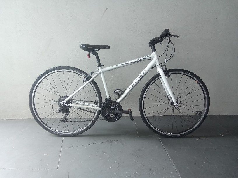 BICYCLE TREEK 21 SPEED SIZE 29 BRAND NEW 
