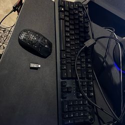 Razor huntsman Elite keyboard & Aerox 3 Steel series mouse