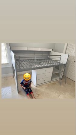 Twin Bunk bed