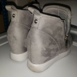 Wedge Sneaker Size 7