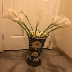 Beautiful Vase And Flowers 