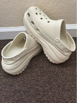 LIKE NEW/ Mega Crush Clog (Women’s Size 9)