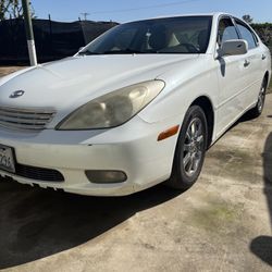 2004 ES 330 Lexus 4dr. Sedan  White