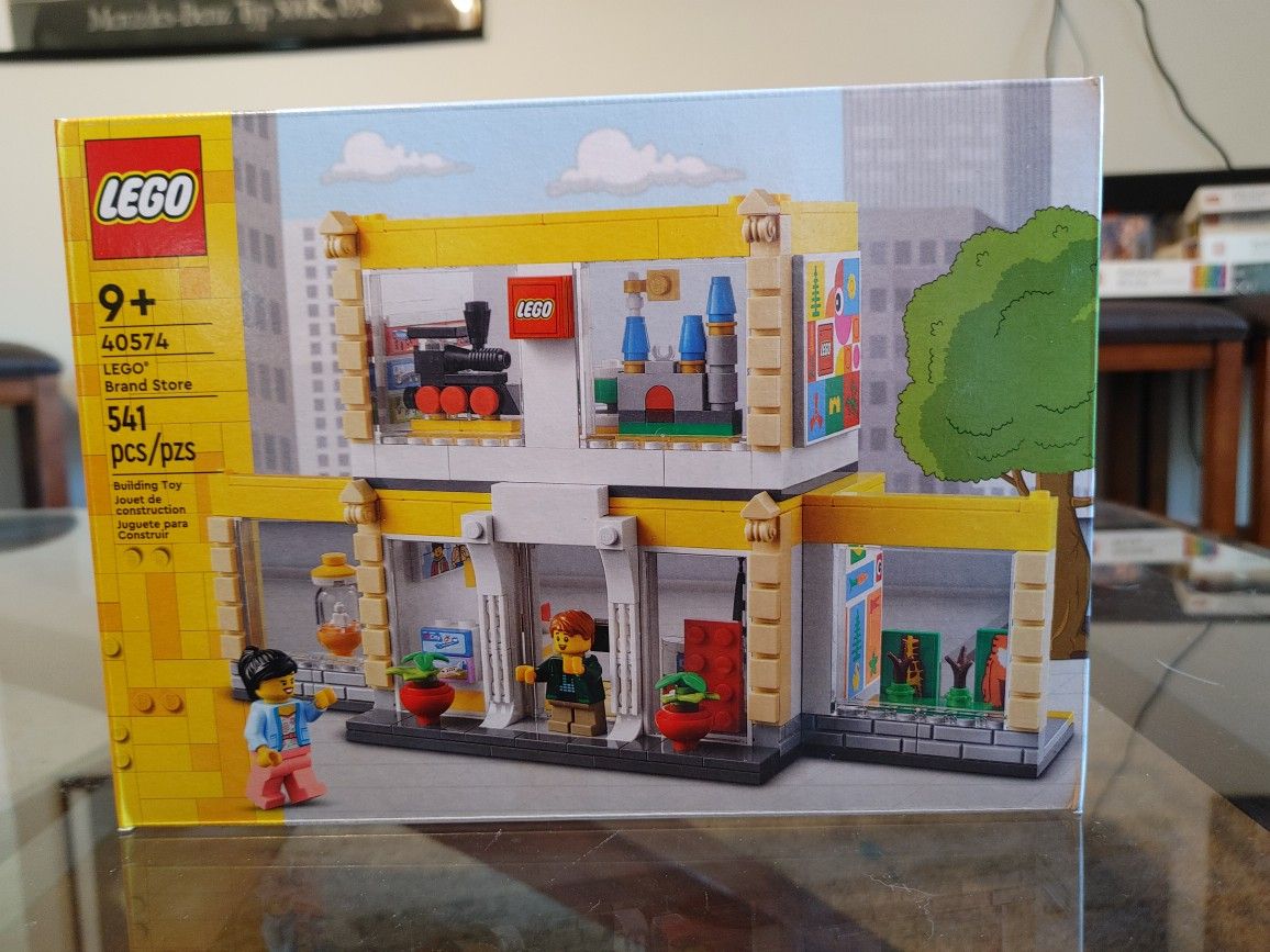 Lego 40574 LEGO Brand Store