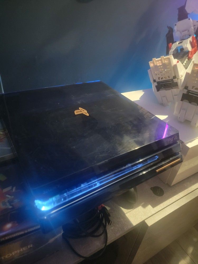 PS4 Pro 500 Million Limited Edition 2TB