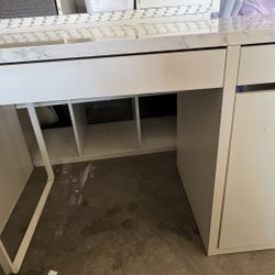 IKEA Micke Desk