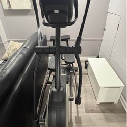 Elliptical In Excellent Condition 