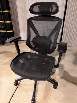 Black Mesh Ergonomic Office Chair