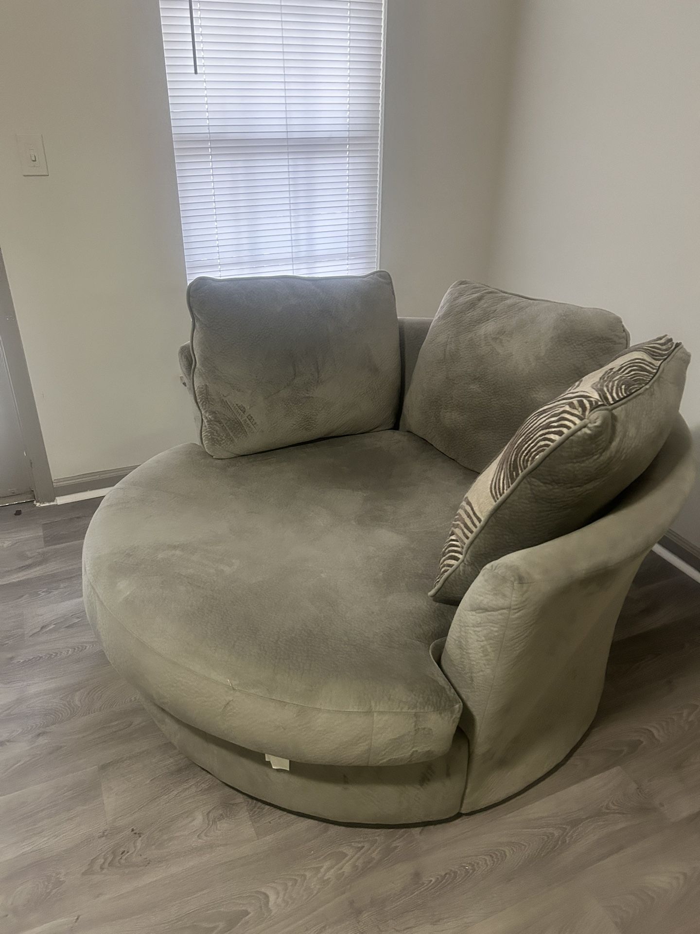 Sectional Sofa And Spin Around love Seat/ Gray/