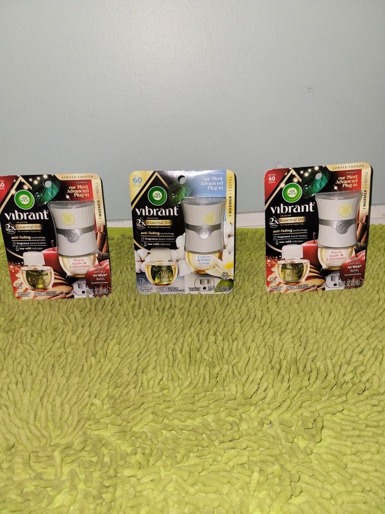 3 Air Wick( 1 Warmer/1 Refill)apple And Cinnamon/ Cotton And White Lotus