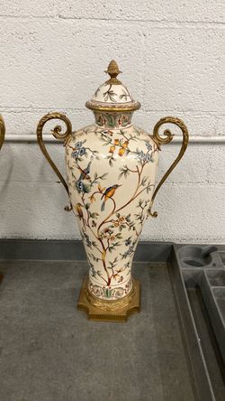 Porcelain Urn