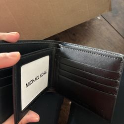 Micheal Kors Man Wallet