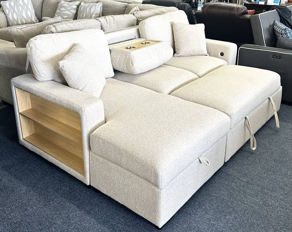 Brand New Modern Sectional – Sofá Seccional Nuevo con Cama, USB y Portavasos!