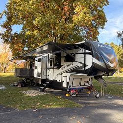 2022 Keystone RAPTOR TOY-HAULER 