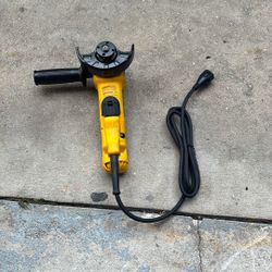 Dewalt DWE402 11 Amp 4 1/2” Grinder 