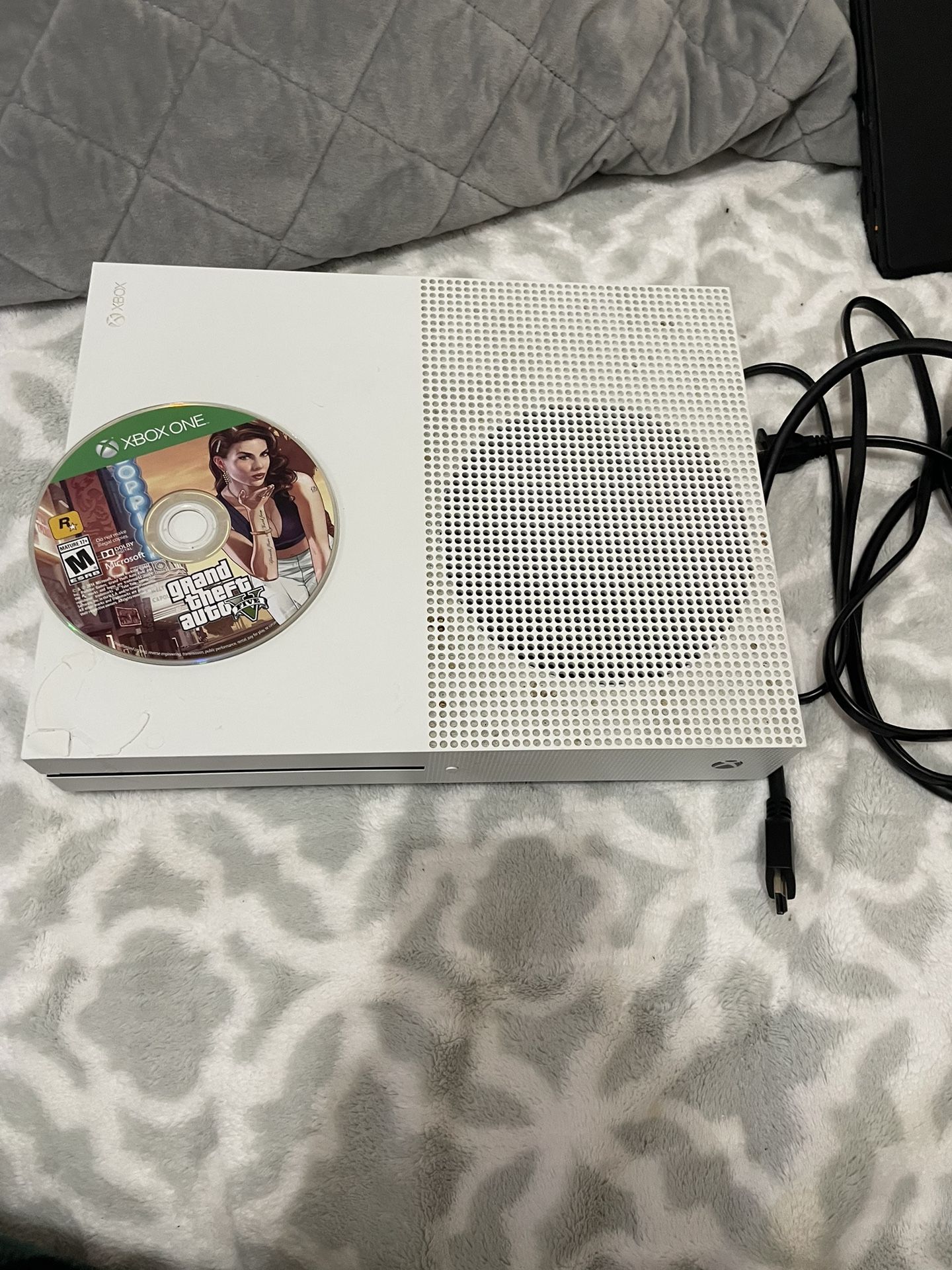 Xbox one S + GTA five 