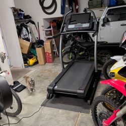 NordicTrack Commercial X 22i