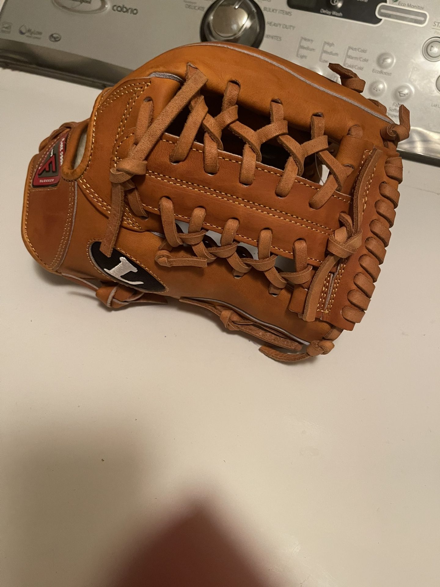 Louisville Pro Flare Design Baseball Glove 11.5 ! New/ Tags