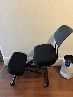 Kneeling ergonomic desk chair