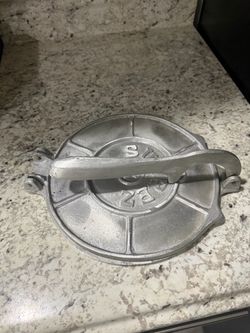 Cast Aluminum Tortilla Press