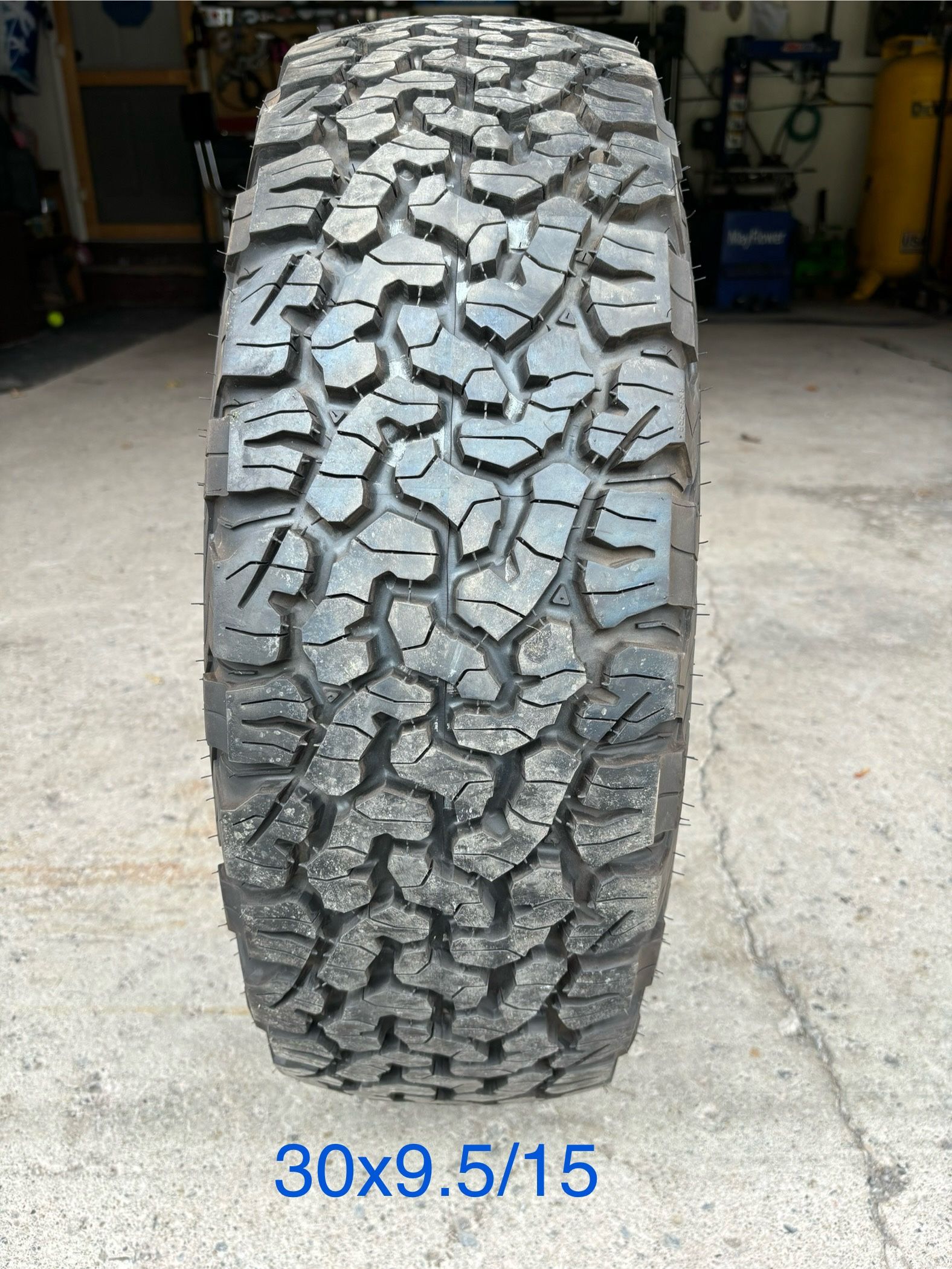 One - 30x9.5/15 BF Goodrich All-Terrain T/A KO2 TIire