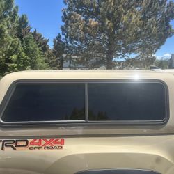 TOYOTA TACOMA - ARE TRUCK CAP