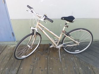 Ladies Bike / Giant Cypress DX 24-Speed