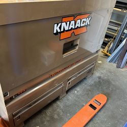Knaack 89-D Job Site Storage Box